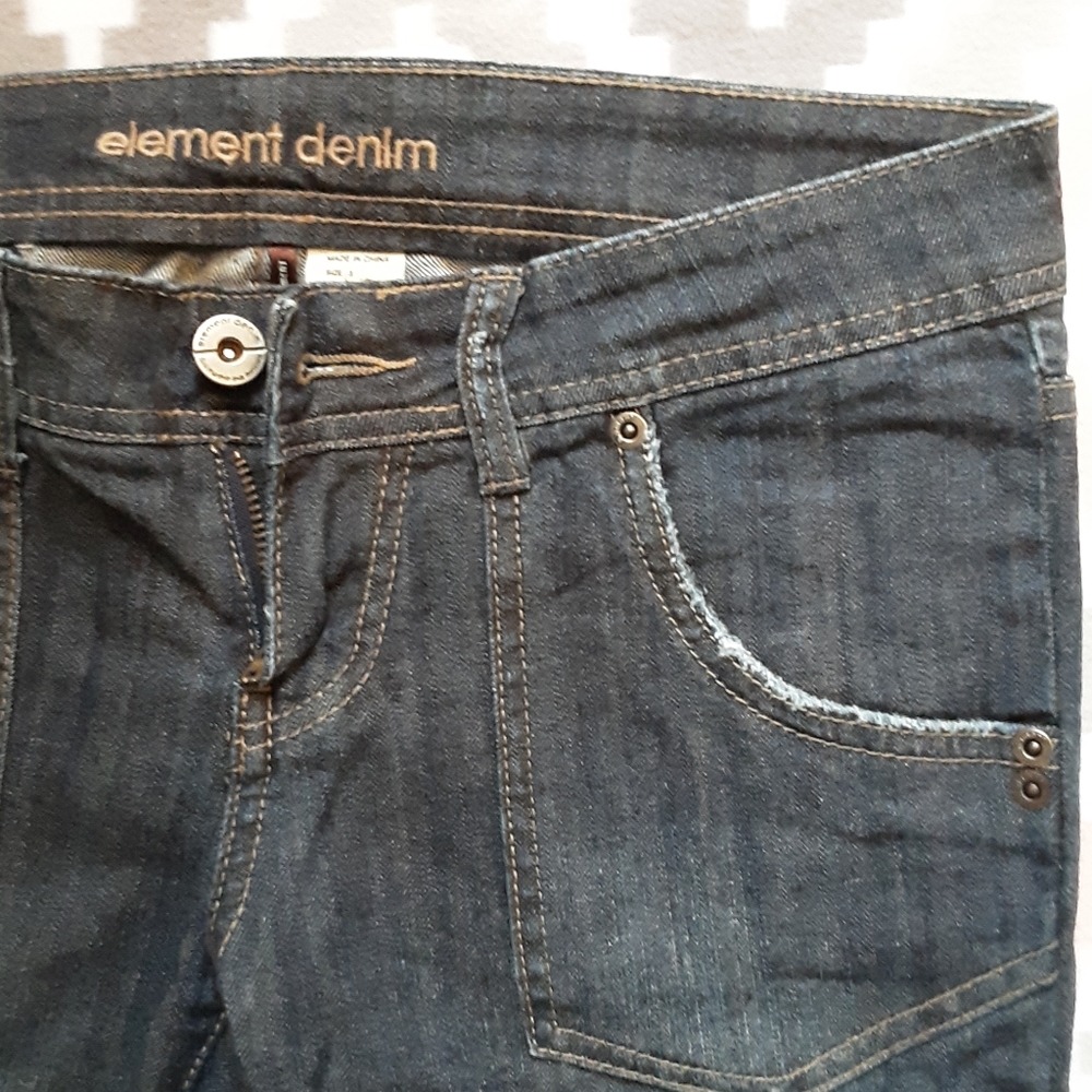 Element - Picture 2 of 3